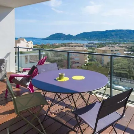 Superbe Vue Mer Idealement Situe A 750m Du Port, Des Commerces Et Du Centre Historique De Porto-vecchio Πόρτο Βέκιο