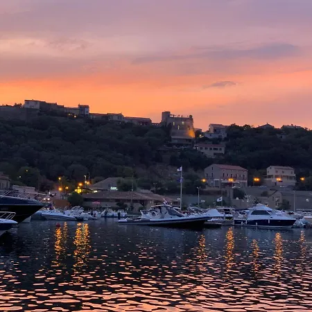 Superbe Vue Mer Idealement Situe A 750m Du Port, Des Commerces Et Du Centre Historique De Porto-vecchio Διαμέρισμα