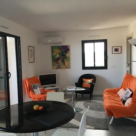 Superbe Vue Mer Idealement Situe A 750m Du Port, Des Commerces Et Du Centre Historique De Porto-vecchio * Porto-Vecchio (Corsica)